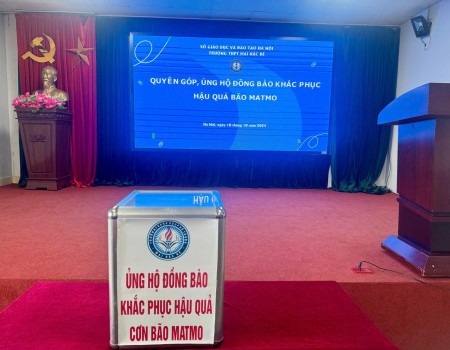 Thầy trò Trường THPT Mai Hắc Đế chung tay ủng hộ đồng bào bị ảnh hưởng do bão Matmo