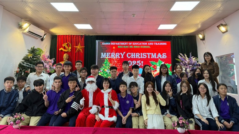 Trường THPT Mai Hắc Đế tổ chức hoạt động ngoại khóa “Giáng sinh vui vẻ” – Sân chơi tiếng Anh sôi động cho học sinh khối 10